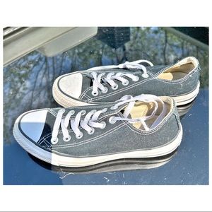 Converse Women’s Chuck Taylor All Star Madison Low Top Sneaker-Size 7
